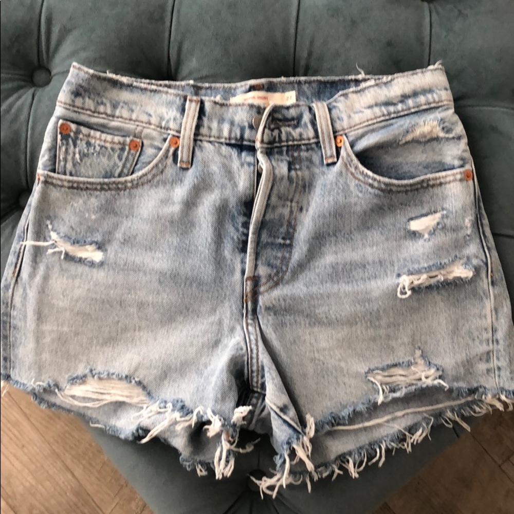 Brand new Levi wedgie shorts